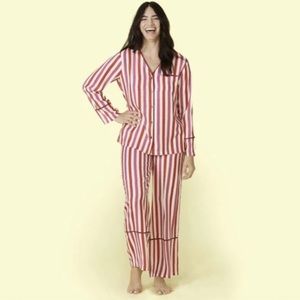 Summersalt Silky Soft PJs - NWT- Large